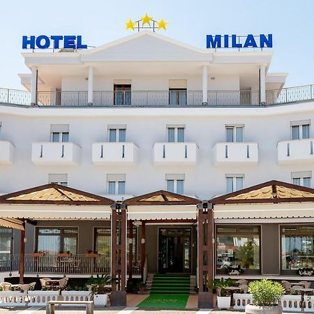 Hotel Milan Rosolina Mare Buitenkant foto